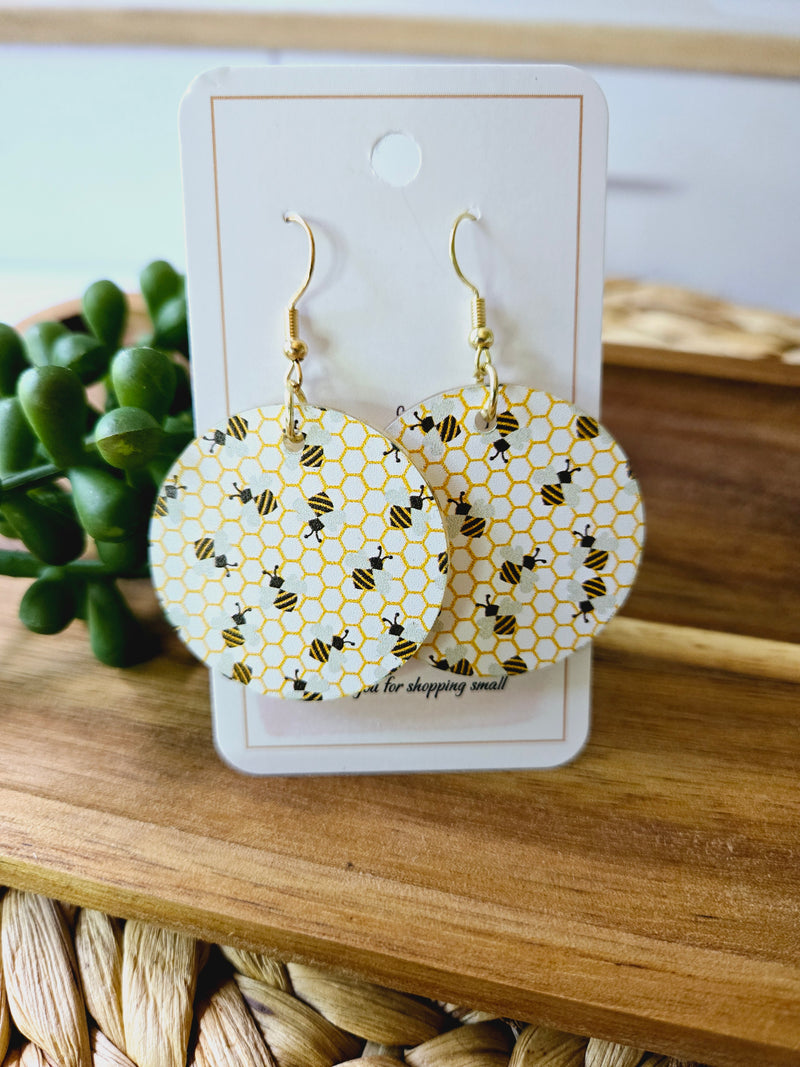 Bee Pattern Gold Round Earrings