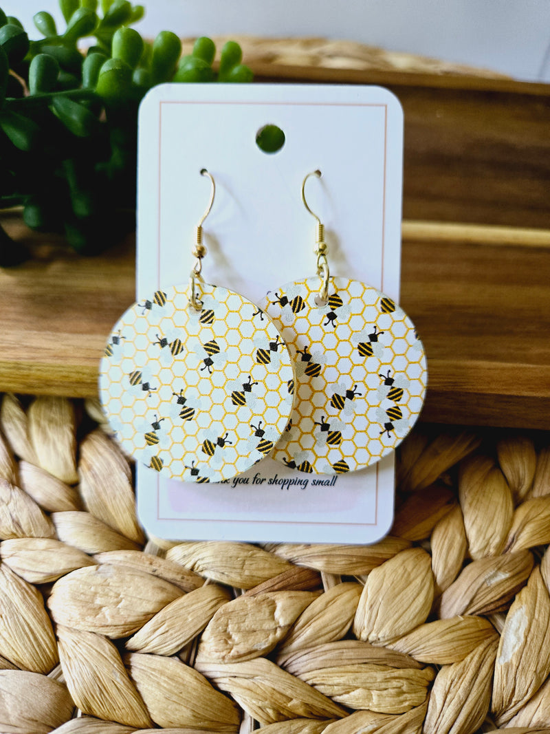 Bee Pattern Gold Round Earrings